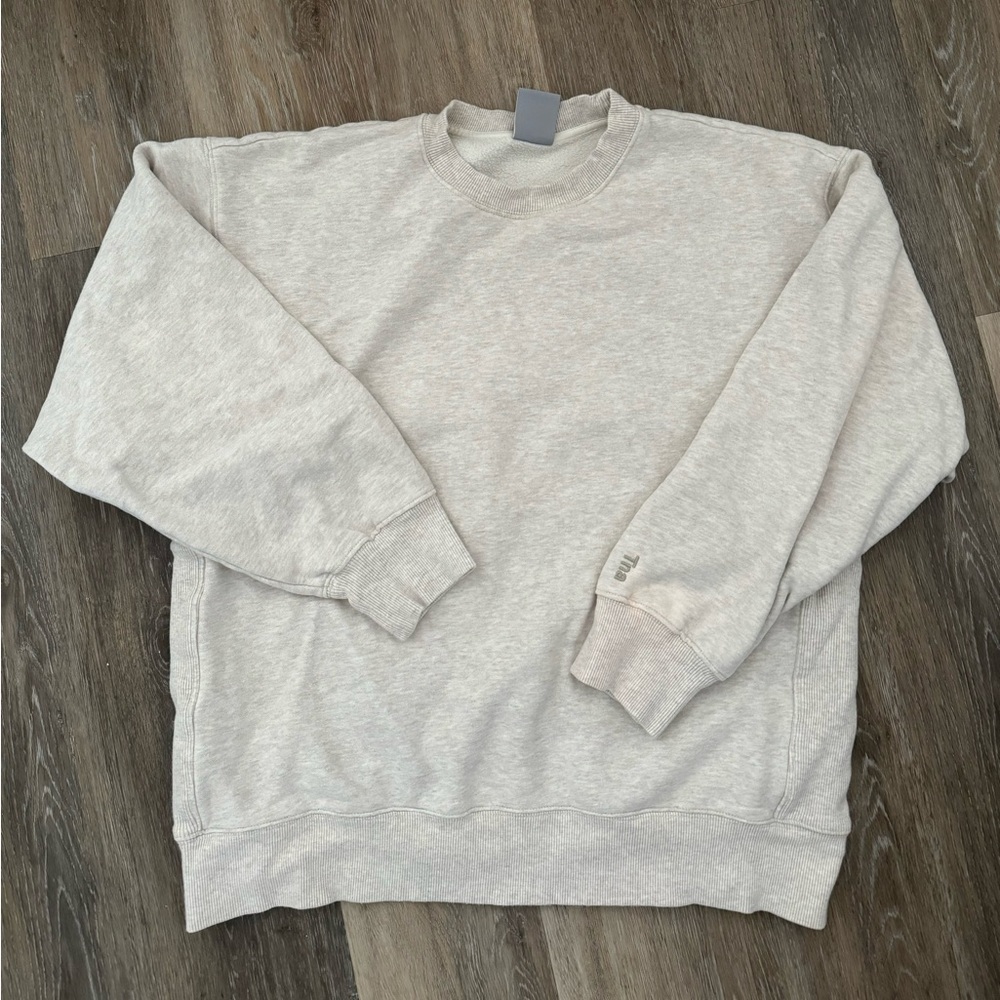Aritzia TNA crew neck